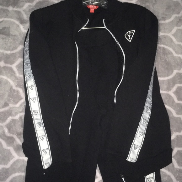 Guess two piece outfit - Picture 2 of 6